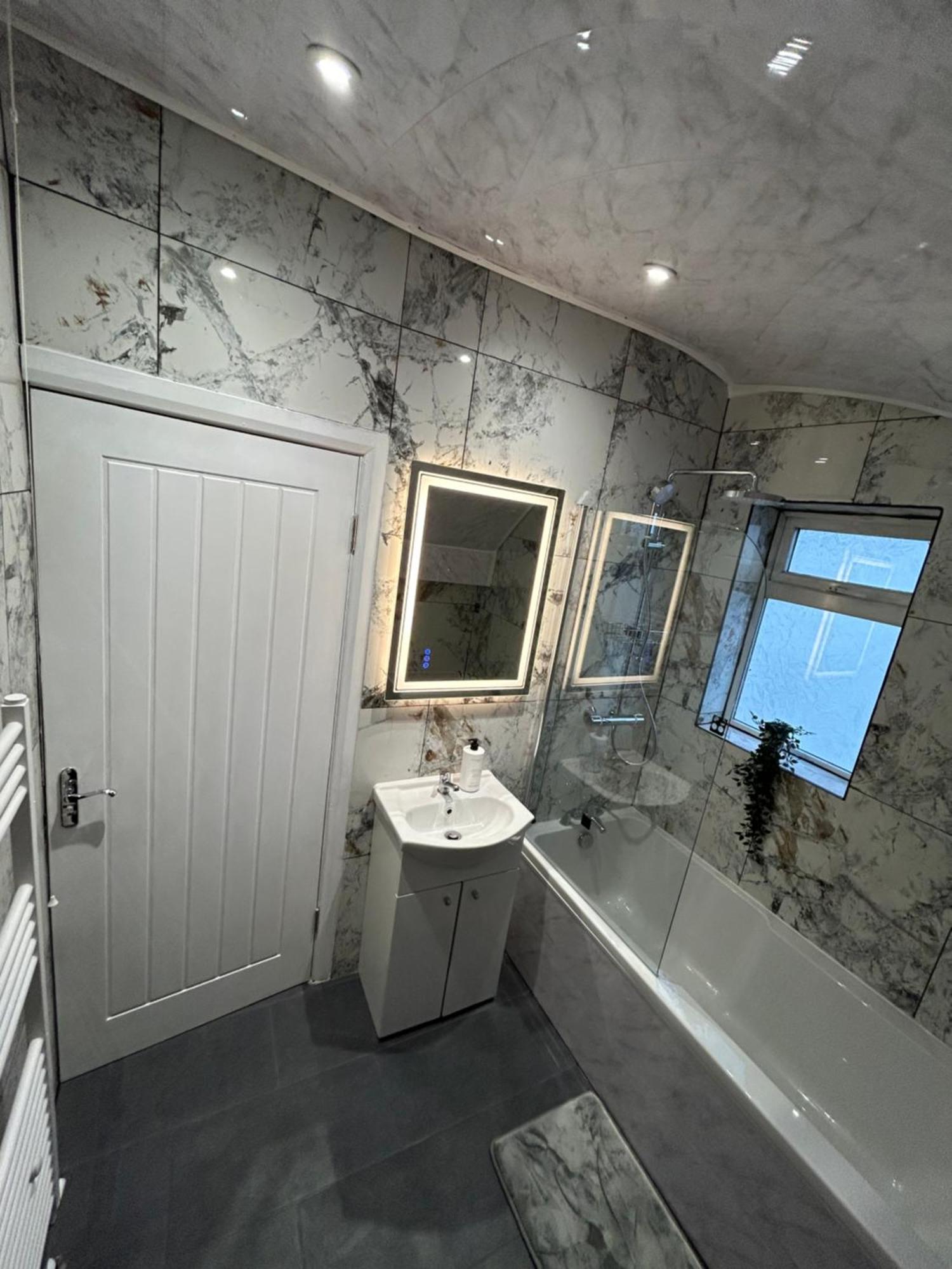 Holiday home Gravelly House M6 J6 Hs2 Nec Airport - A Spacious Best-In-Class 6 Bedroom House In Birmingham Perfect For Large Groups, Corporate & Contractors And For Long Term Stays *