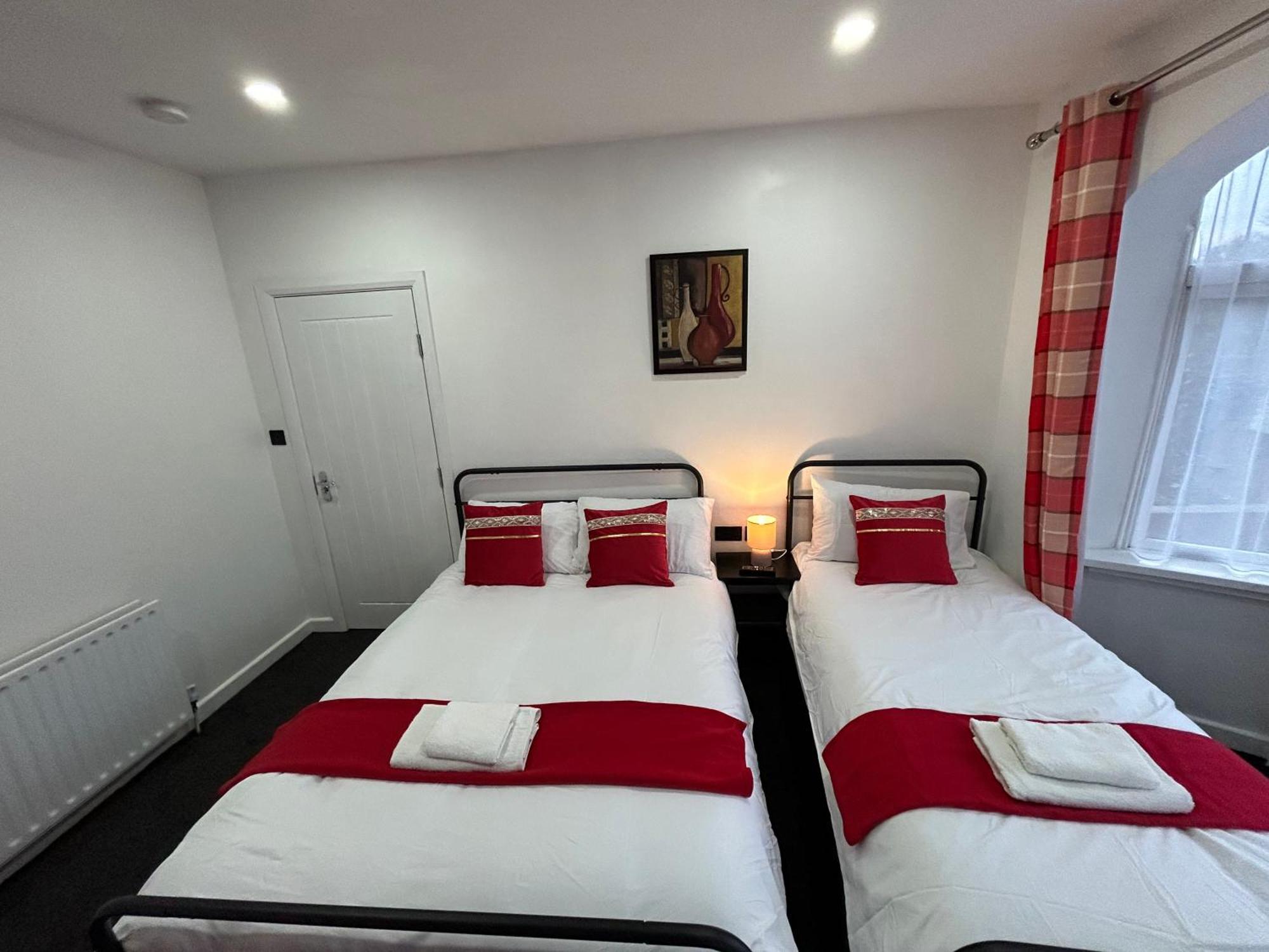 Gravelly House M6 J6 Hs2 Nec Airport - A Spacious Best-In-Class 6 Bedroom House In Birmingham Perfect For Large Groups, Corporate & Contractors And For Long Term Stays Holiday home *