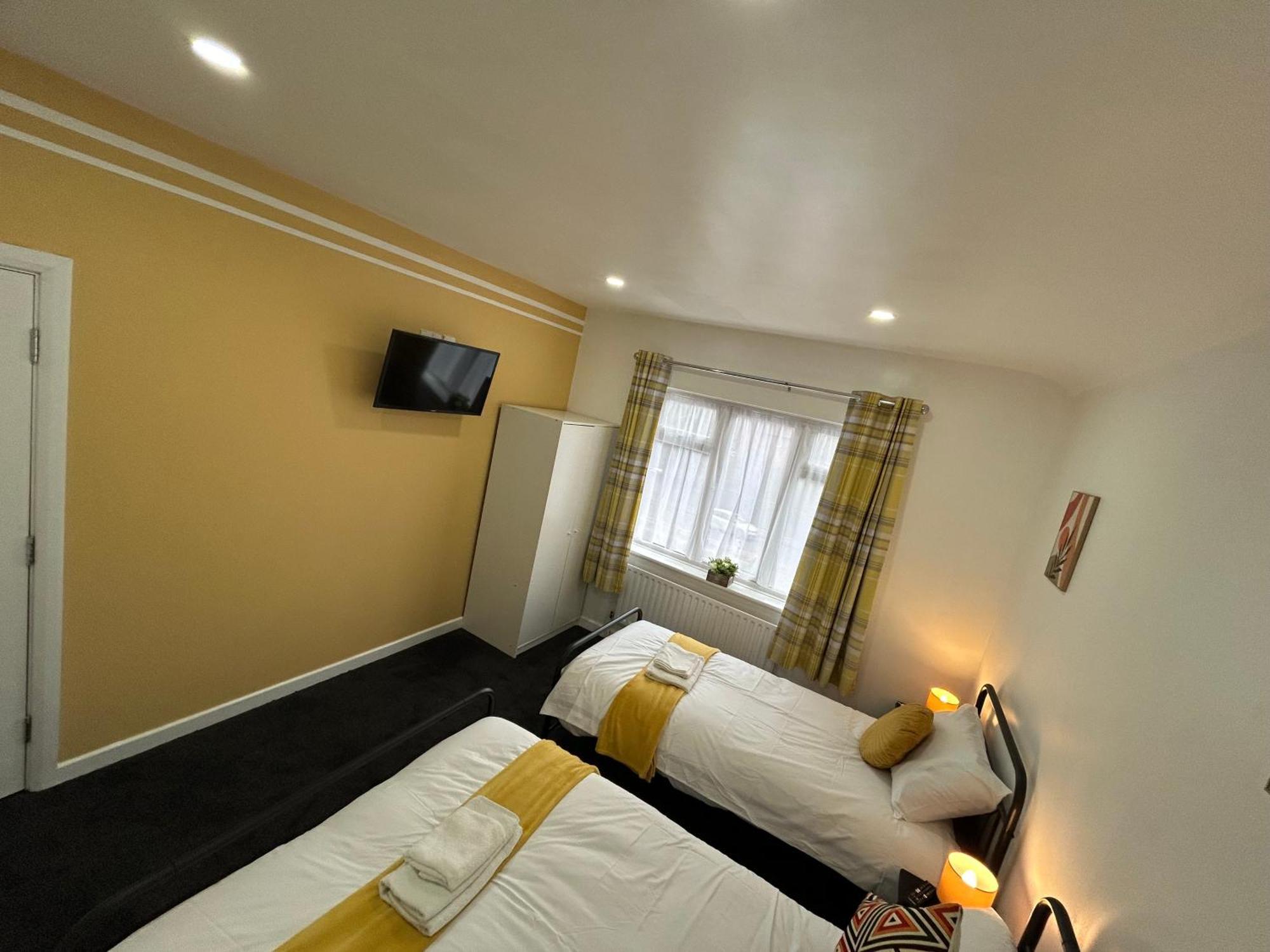 Gravelly House M6 J6 Hs2 Nec Airport - A Spacious Best-In-Class 6 Bedroom House In Birmingham Perfect For Large Groups, Corporate & Contractors And For Long Term Stays * Birmingham
