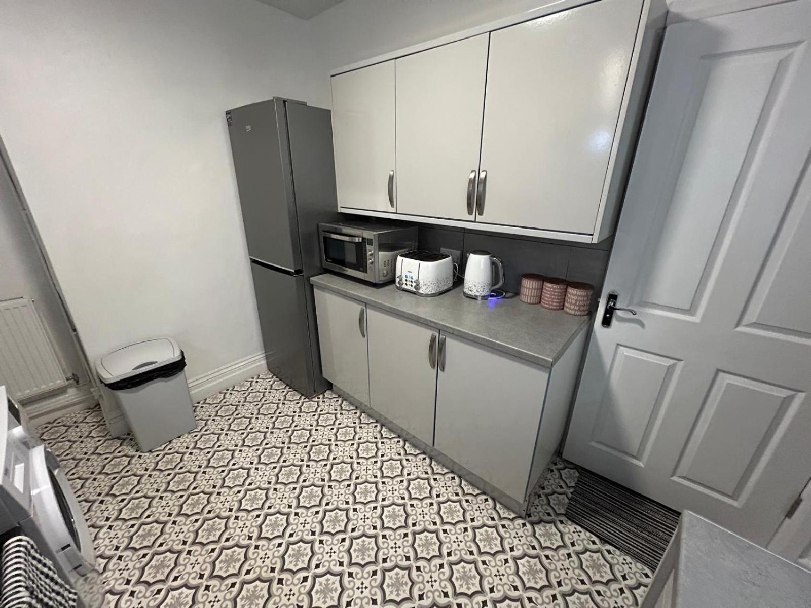 Holiday home Gravelly House M6 J6 Hs2 Nec Airport - A Spacious Best-In-Class 6 Bedroom House In Birmingham Perfect For Large Groups, Corporate & Contractors And For Long Term Stays *
