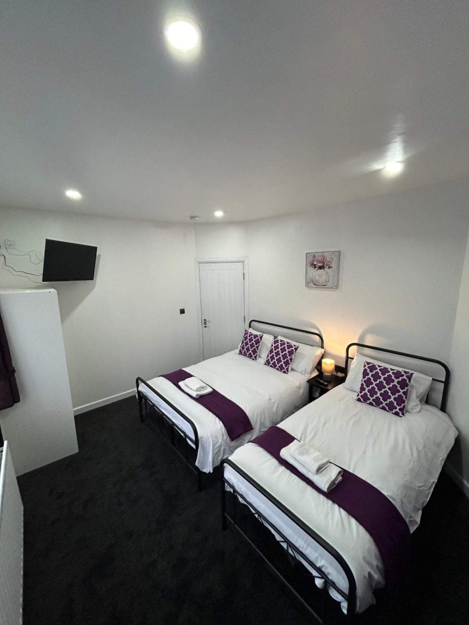 Gravelly House M6 J6 Hs2 Nec Airport - A Spacious Best-In-Class 6 Bedroom House In Birmingham Perfect For Large Groups, Corporate & Contractors And For Long Term Stays *