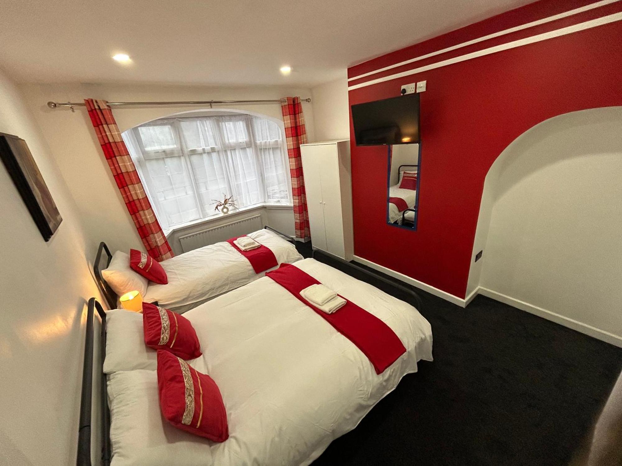 Gravelly House M6 J6 Hs2 Nec Airport - A Spacious Best-In-Class 6 Bedroom House In Birmingham Perfect For Large Groups, Corporate & Contractors And For Long Term Stays * Birmingham