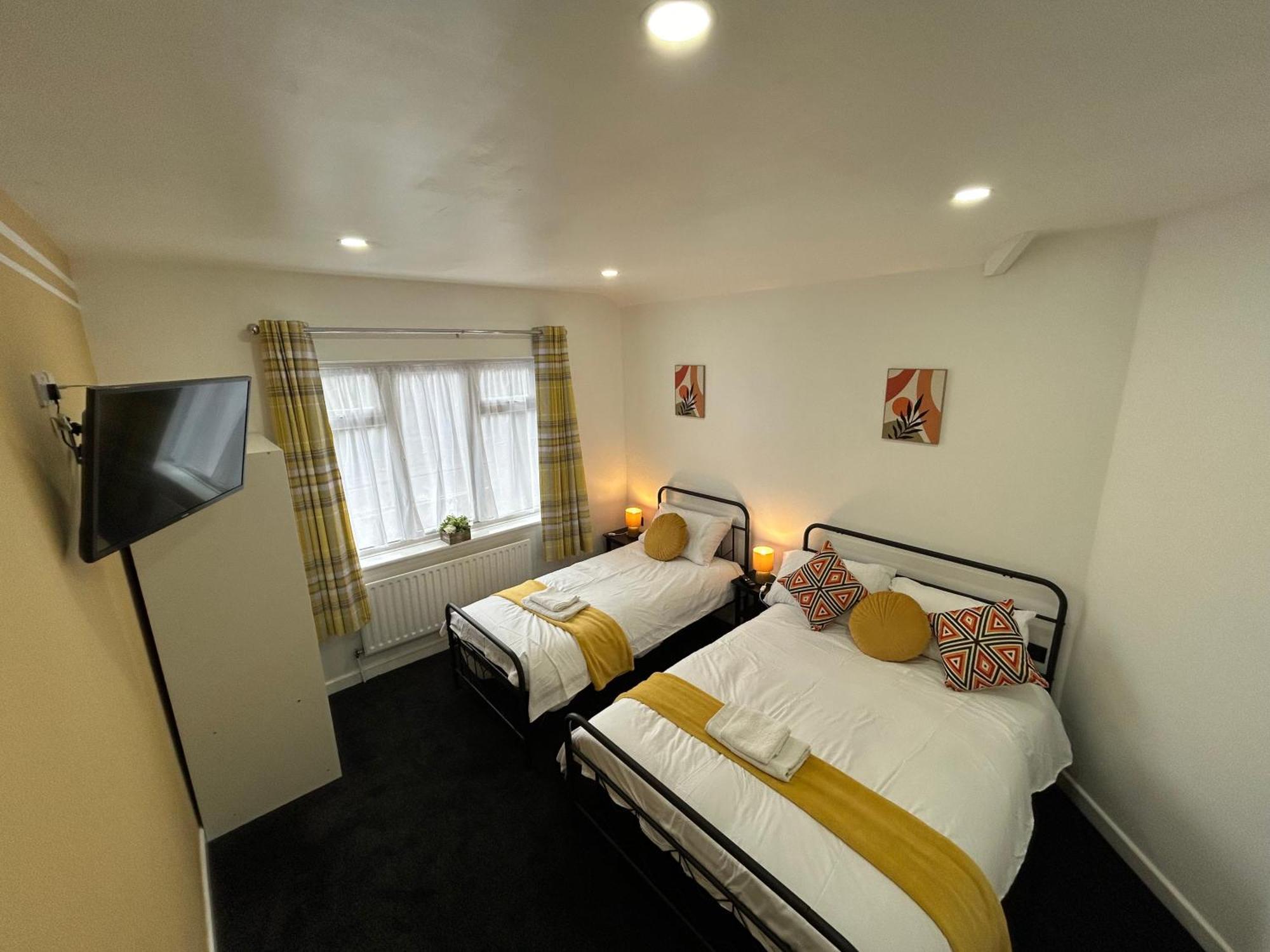 Gravelly House M6 J6 Hs2 Nec Airport - A Spacious Best-In-Class 6 Bedroom House In Birmingham Perfect For Large Groups, Corporate & Contractors And For Long Term Stays Holiday home Birmingham